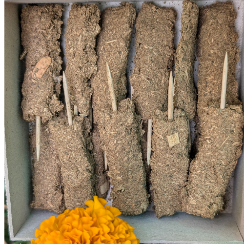 Suddhika – Purifying Every Corner (Herbal Cow Dung Dhoop Sticks)